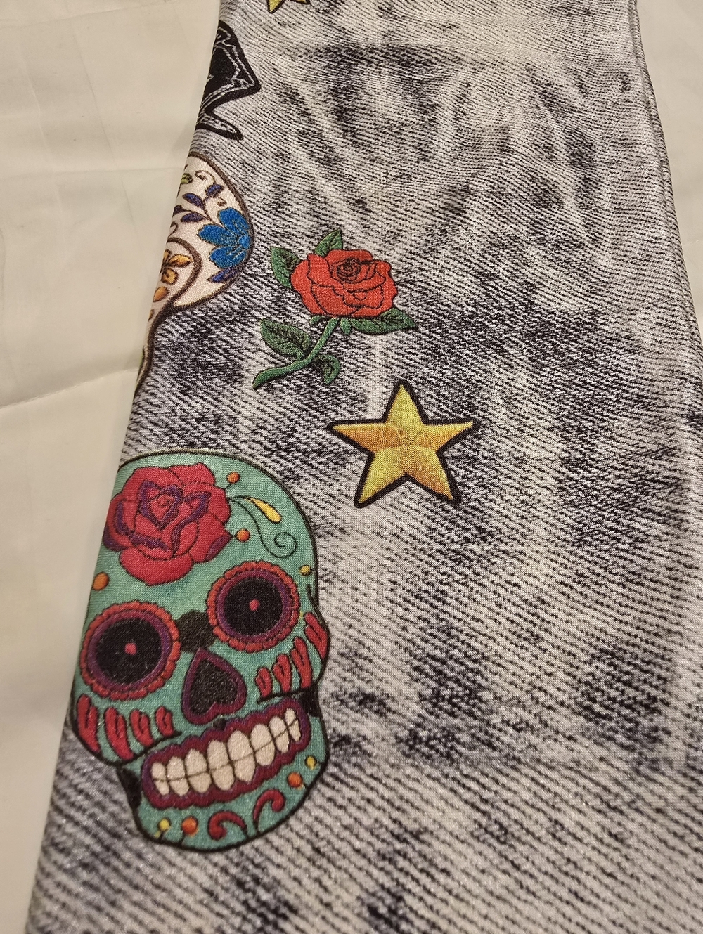 Terez Day of The Dead Print Leggings in White and Multicolor Girls XL=Womens XS - Picture 5 of 11